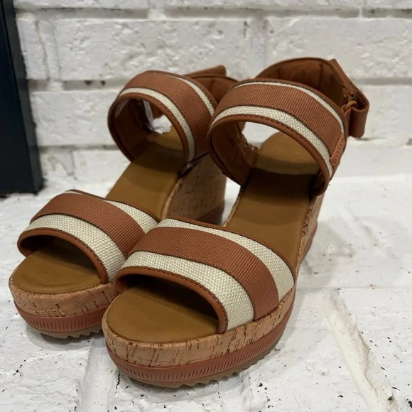 Sperry Tan and Cream Wedge Sandals - Picture 5 of 6